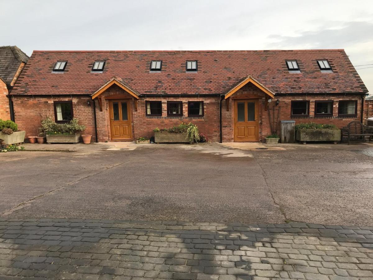 Nuneaton - Cottage - Sleeps 2 - Parking - Garden Luaran gambar